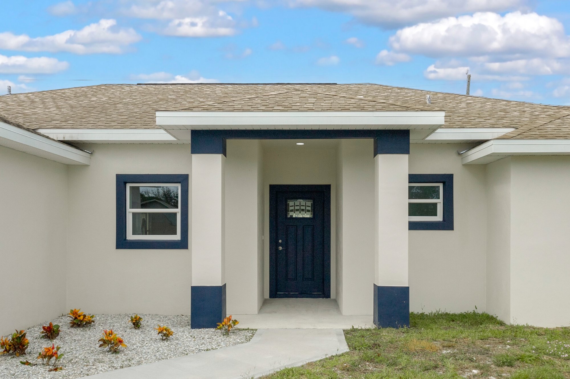1380 Elmira - Entry close-up