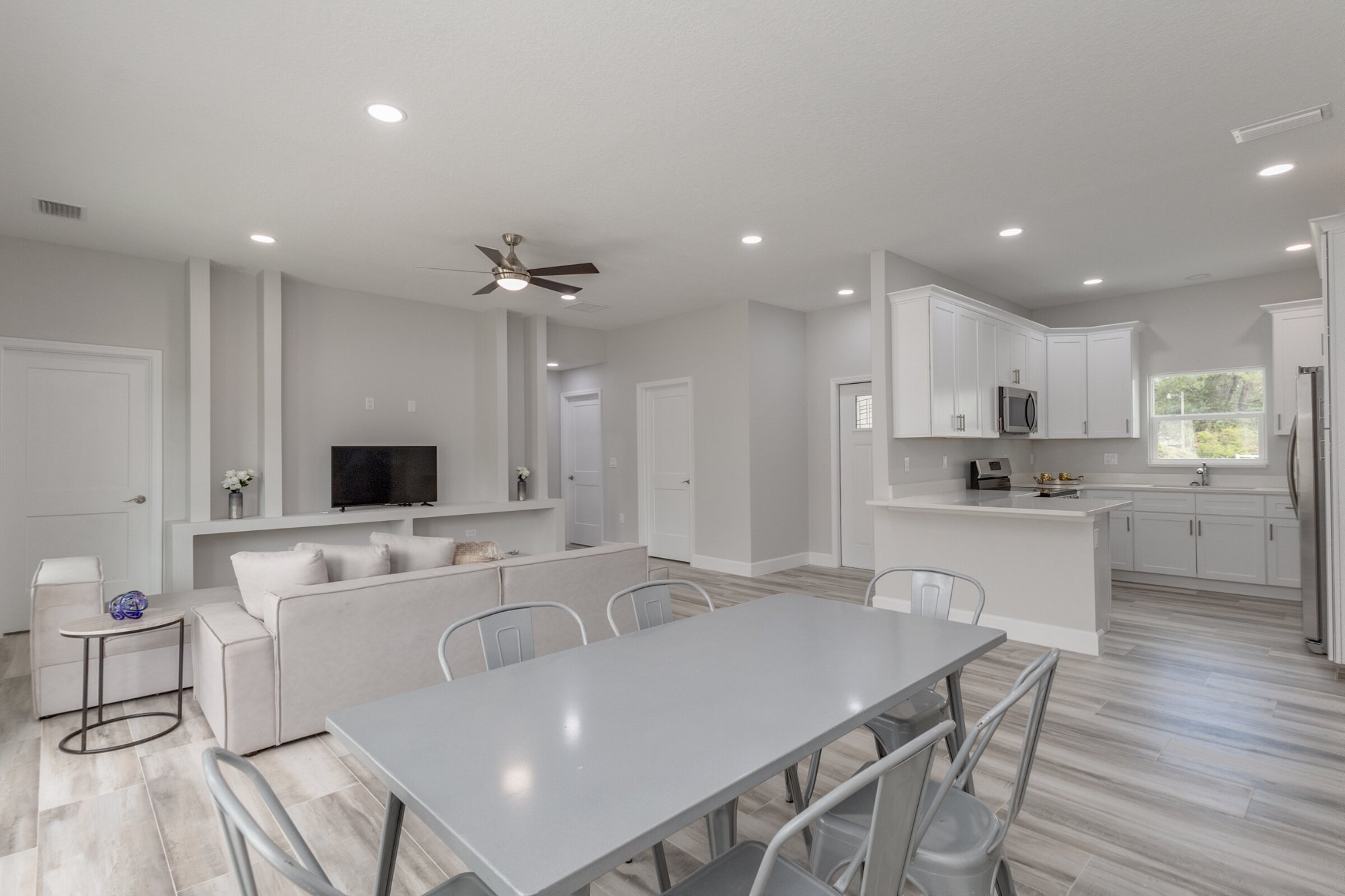 1380 Elmira - Interior 33